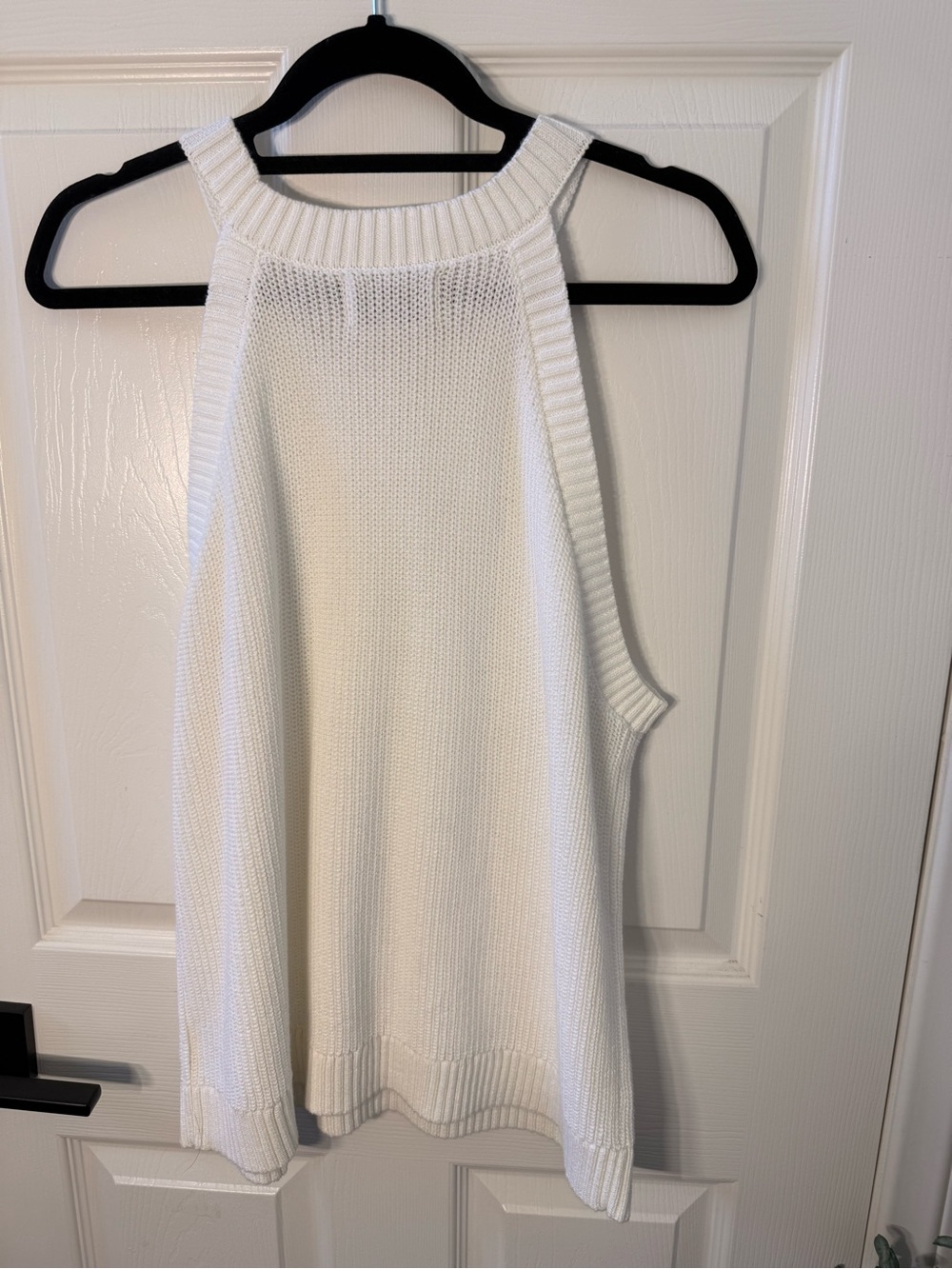Old Navy White Ribbed Knit Tank - Picture 2 of 6